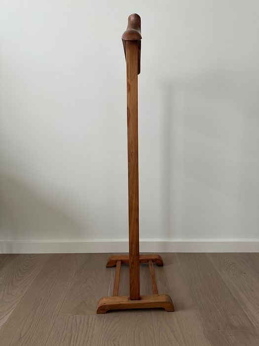 Criado Mudo/Cabide Alto Vintage restaurado