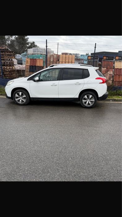 SUV Peugeot 2008 1.2 gasolina