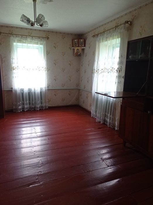 Оселя біля Чернігова. Поряд річка Десна. Є-ВІДНОВЛЕННЯ.