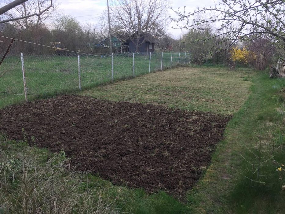 Продам діляку з будинком у Чернієві