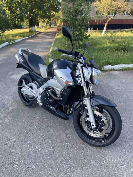 SUZUKI GSR 600 !!!хороший стан
