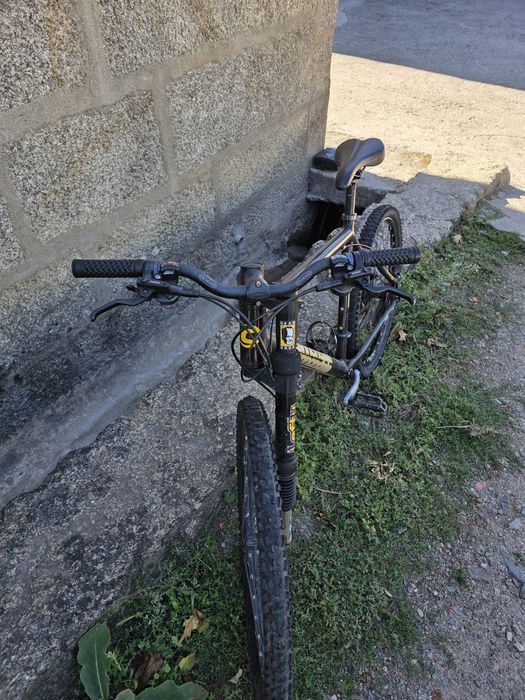 Vendo uma bicicleta Cannondale Lefty