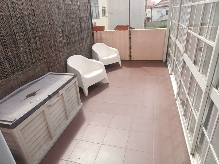 Apartamento T1+1 para alugar no centro de Almada