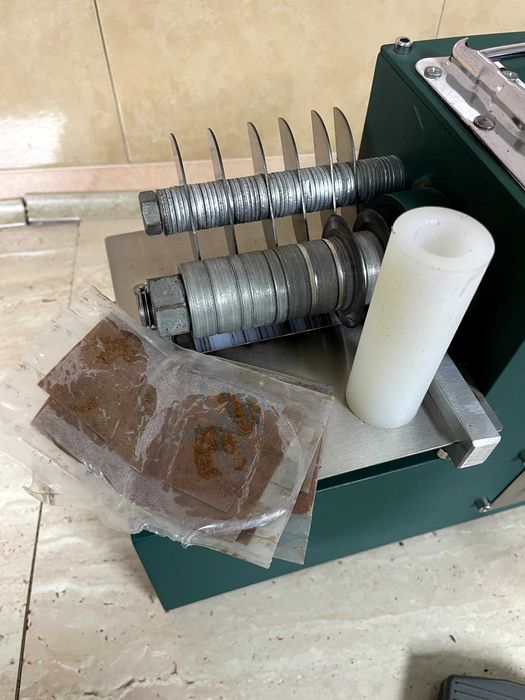 Машинка для нарізання смуг зі шкіри, верстат для порізки ременів