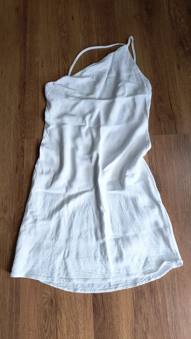 Sukienka niesymetryczna M