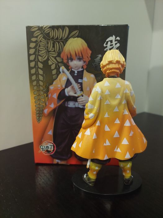 Anime figura zenitsu demon slayer