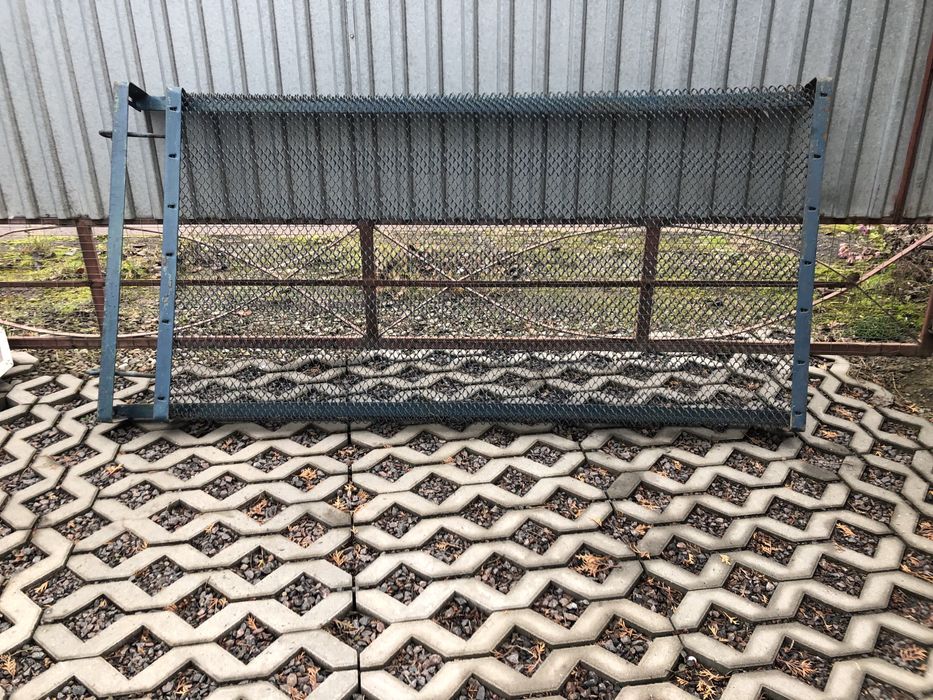 Сітка для просіювання піску.