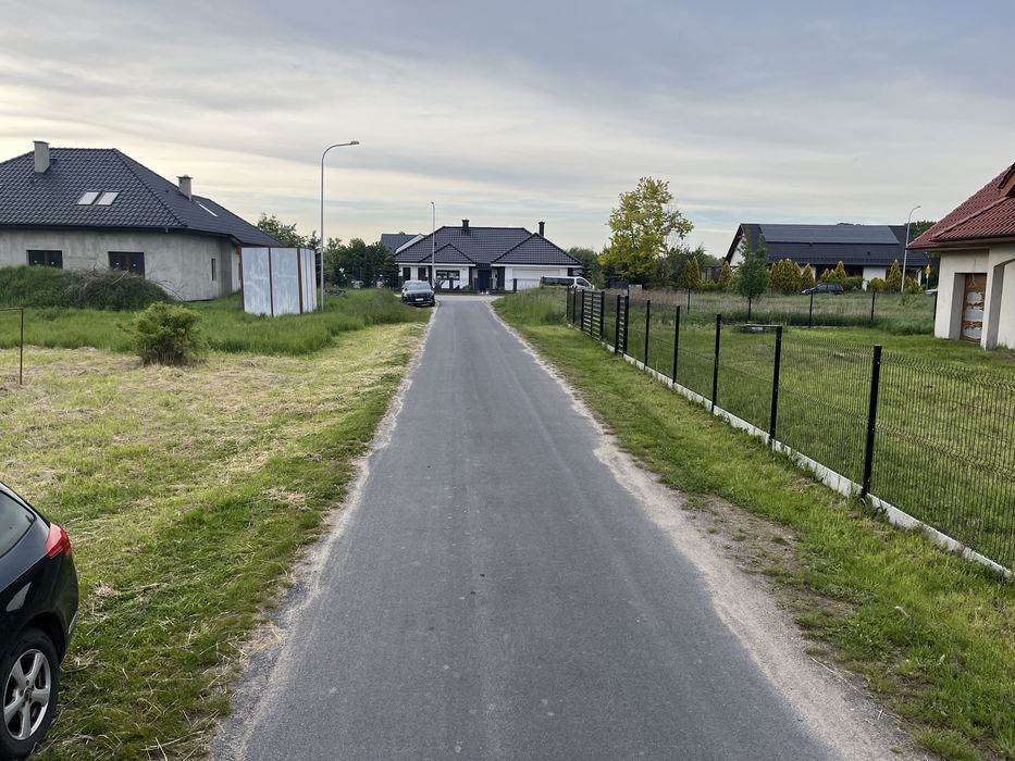 Dzialka budowlana 13,3ar asfalt latarnie MPZP Olesnica Cieśle