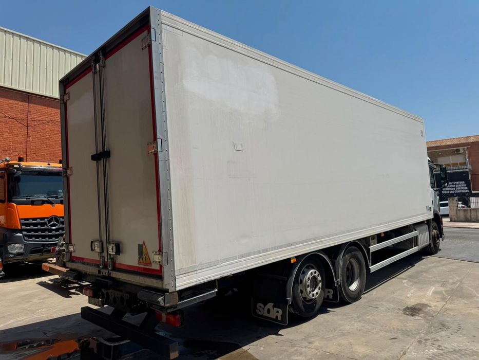 Camiao frigo MB 2532L