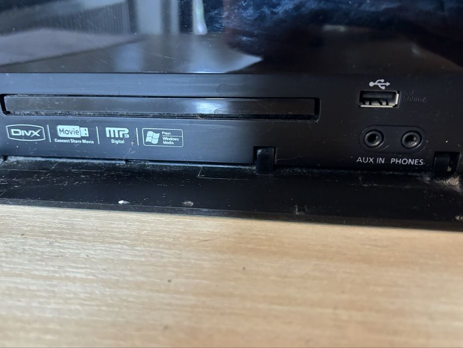 Wieża Samsung MM-E330D Centrum Multimedialne