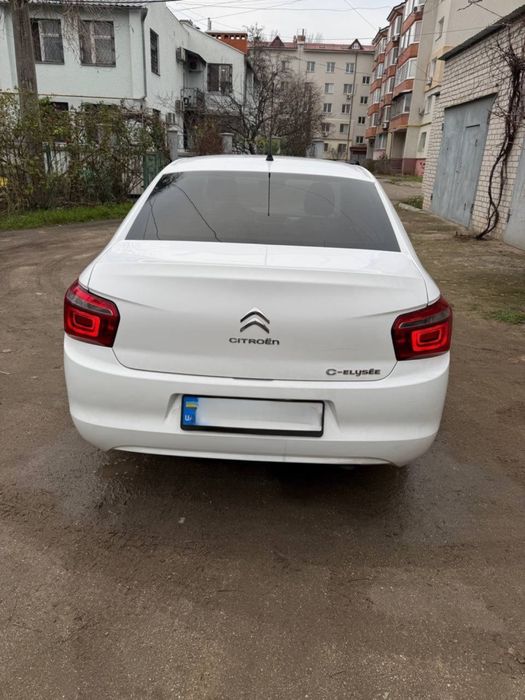 Оренда авто для роботи в таксі CITROEN C-Elysee