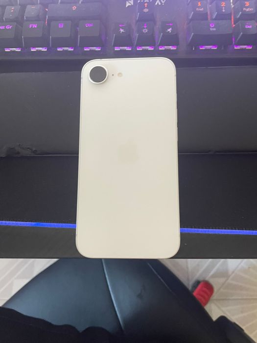 Iphone 16e 128g.