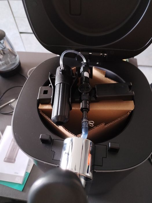 Новий в упаковці диспенсер для пива