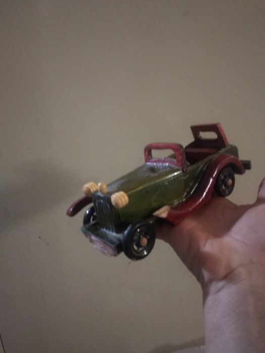 Деревянная модель машинки