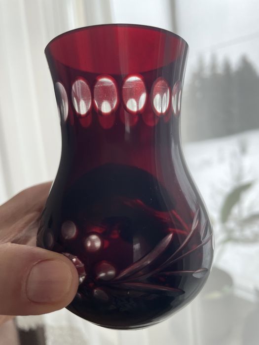 Wazon wazonik rubinowy szkło grawerowane PRL Vintage
