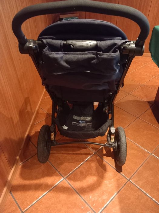 Carrinho bebé e acessórios