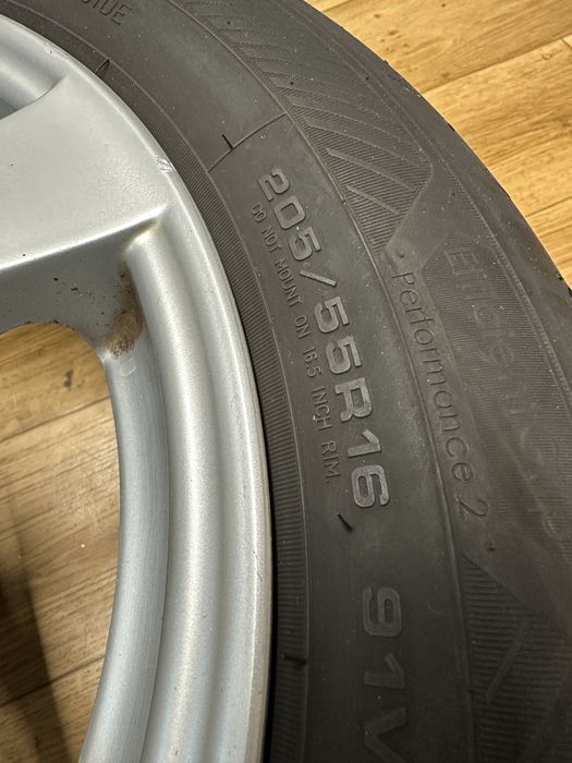 Opony z felgami Dezent 16” 205/55/16