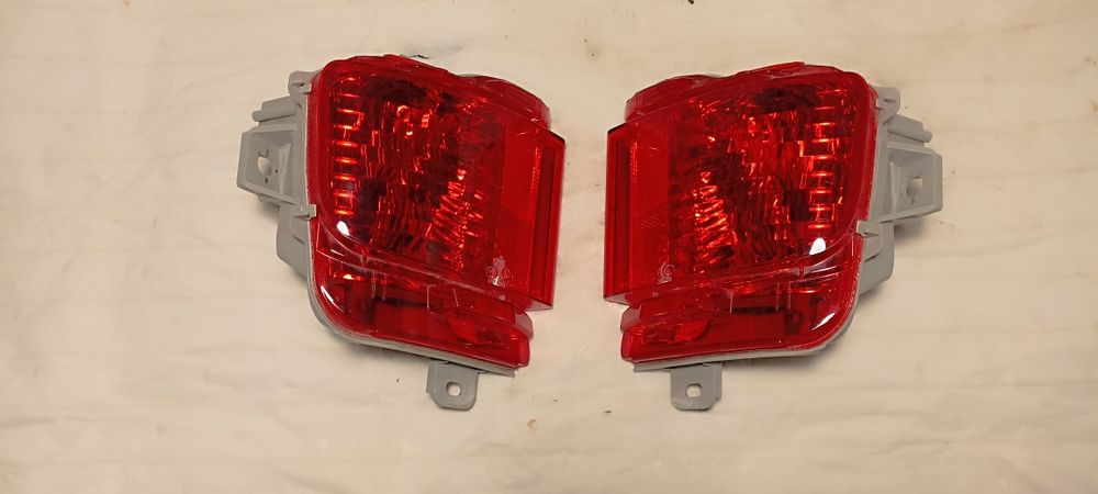Фонарі протитуманні задні Toyota Land Cruiser 200  . Ціна за одиницю.