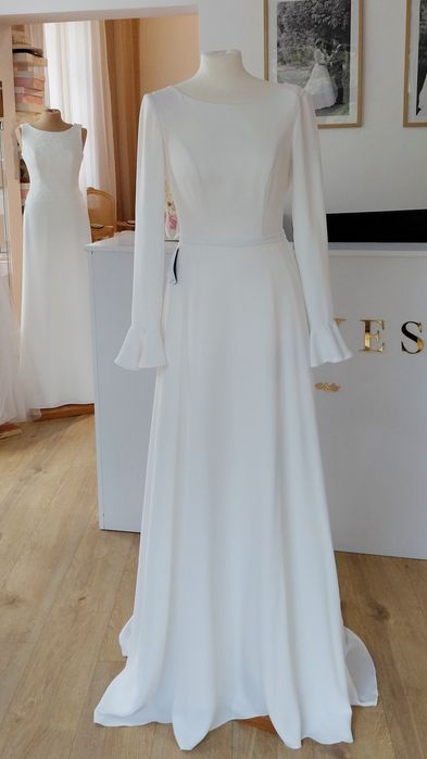 Elegancka, minimalistyczna suknia ślubna z długim rękawem, r 36-38.