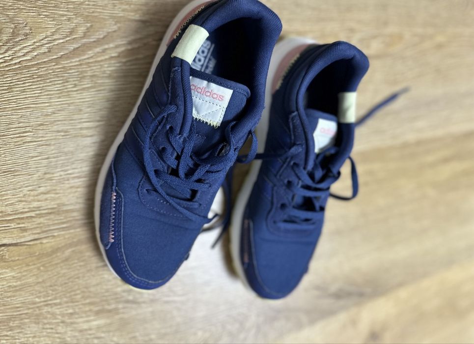 Кросівки adidas