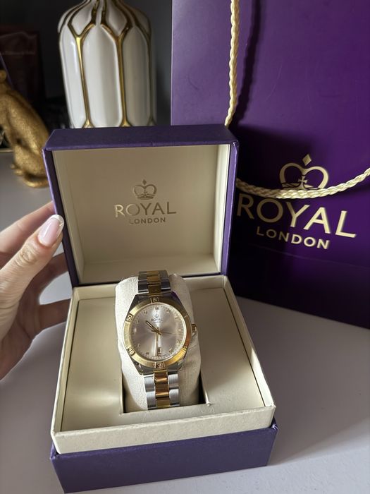 Жіночий наручний годинник від бренду Royal London