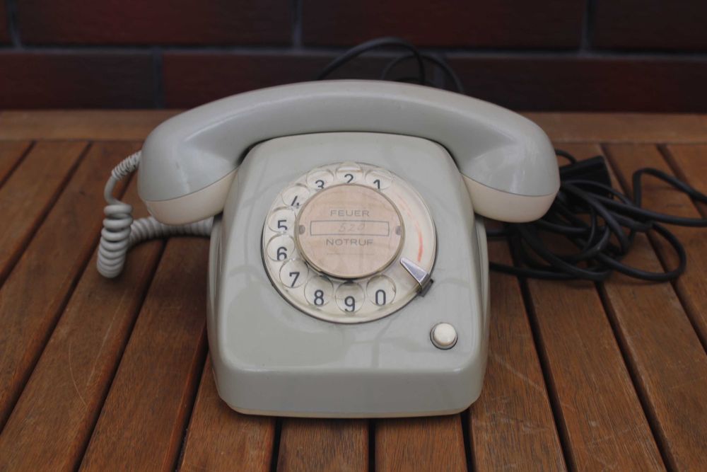 stary telefon FeTAp 612