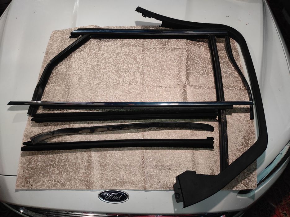 Комплект хрому і пластику з резинками Ford Fusion 2015