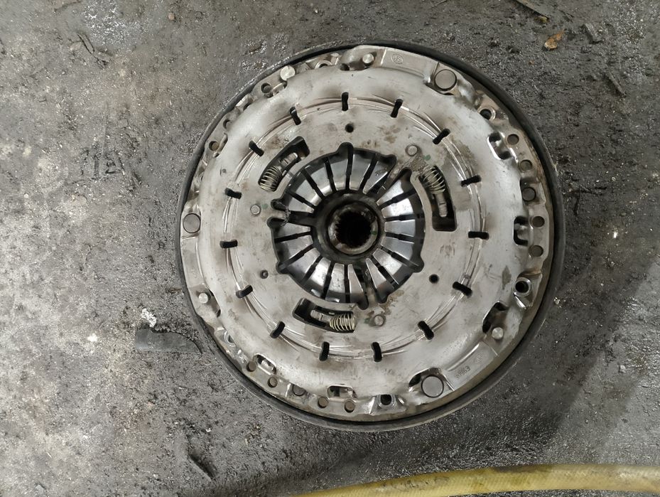Sprzęgło dwumasa BMW E60 E90 2.0d 177
