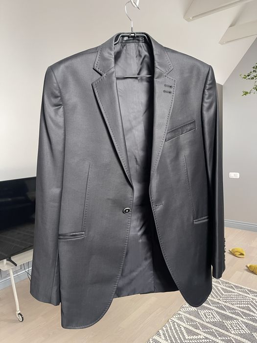 Чоловічий класичний костюм