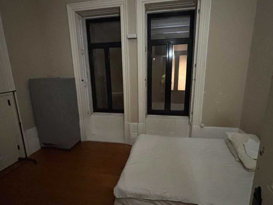 Alugo quarto excelente localicaçao