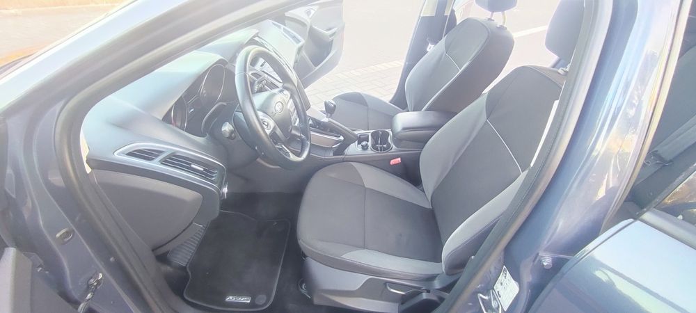 Ford Focus  1.6 Tdci 148€Mês  GARANTIA 18Meses Troco