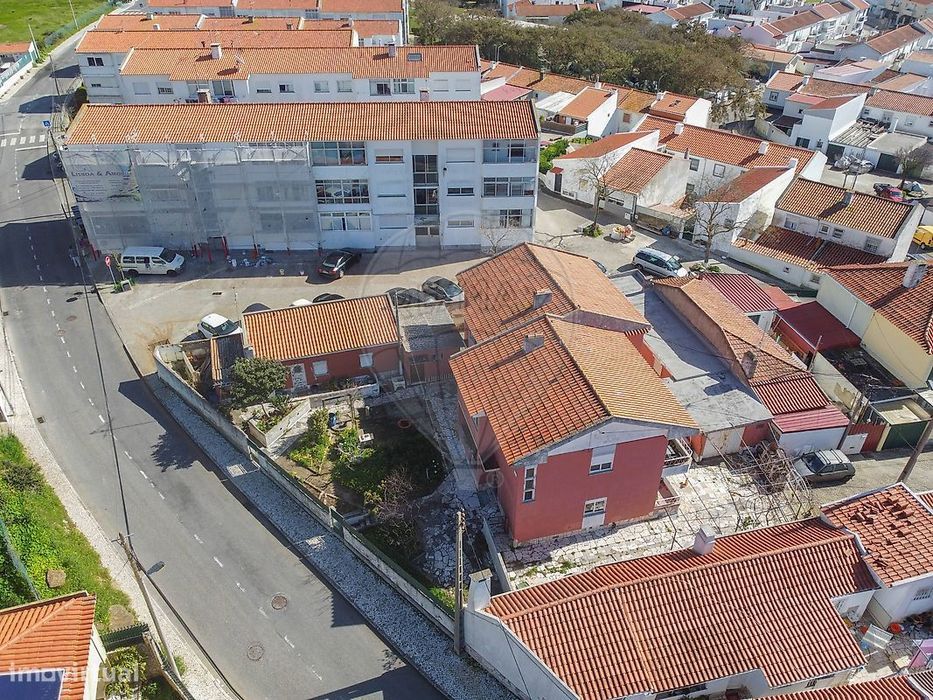 Moradia T8 para venda