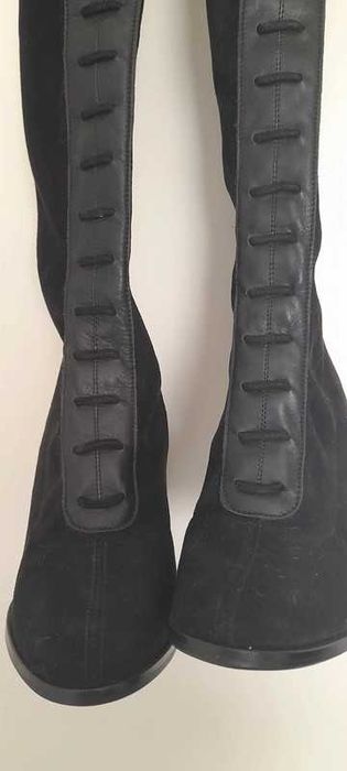 Boatas de cano alto da marca Gloria Ortiz
