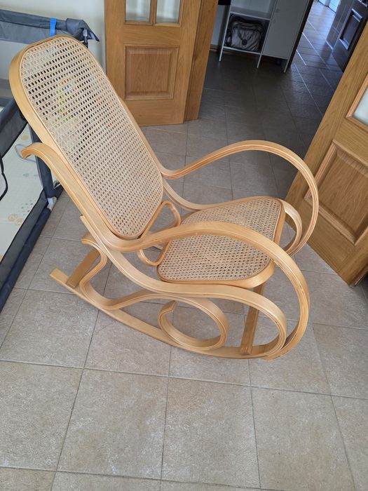 Cadeira de Baloiço em Madeira e Palhinha (Estilo Thonet / Vintage)