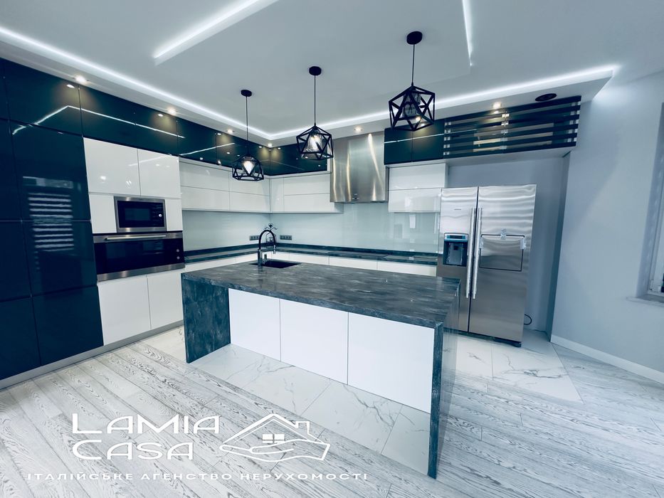 Продаж VIP будинку у престижному районі