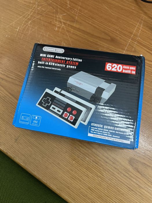 Mini consola com 620 jogos retro