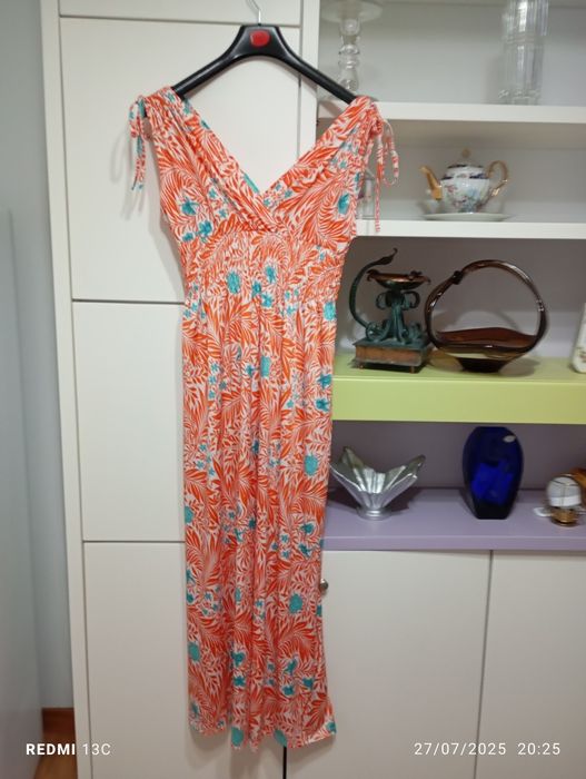 Vestido tamanho único,veste até XL