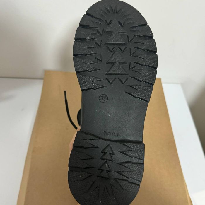 шкіряні ботинки зимові 36 розмір жіночі