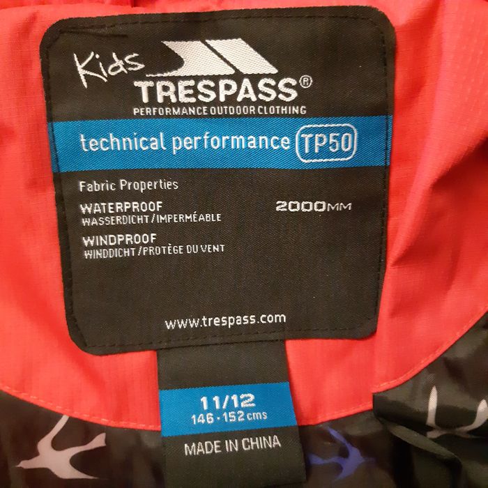 Куртка зимова на дівчинку  152 ріст Trespass