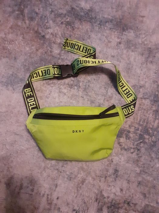 Nerka saszetka dkny neonowa tanio
