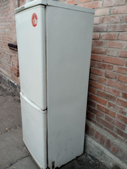 Продам холодильник