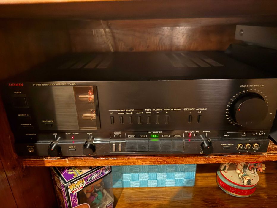 Amplificador Híbrido Luxman LV-105u