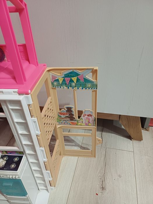 Kompaktowy domek Barbie