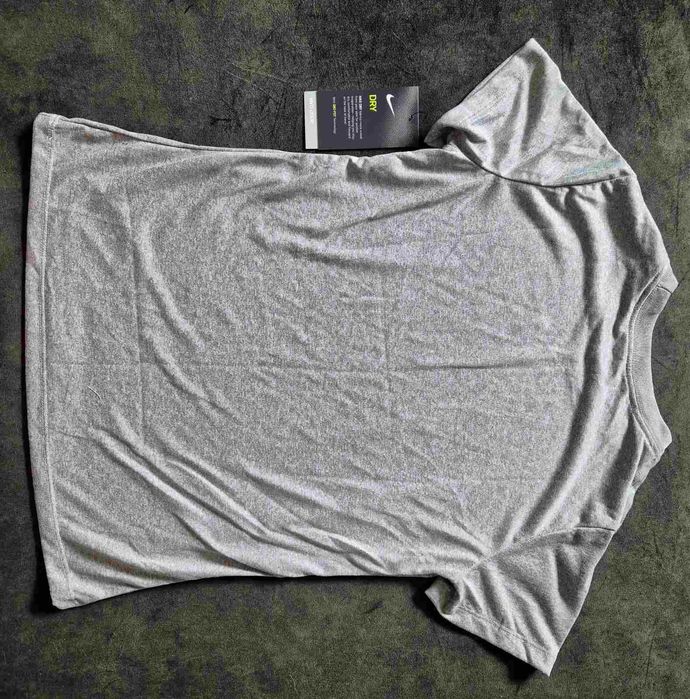 Спортивна футболка Nike (нова, S, dry fit)