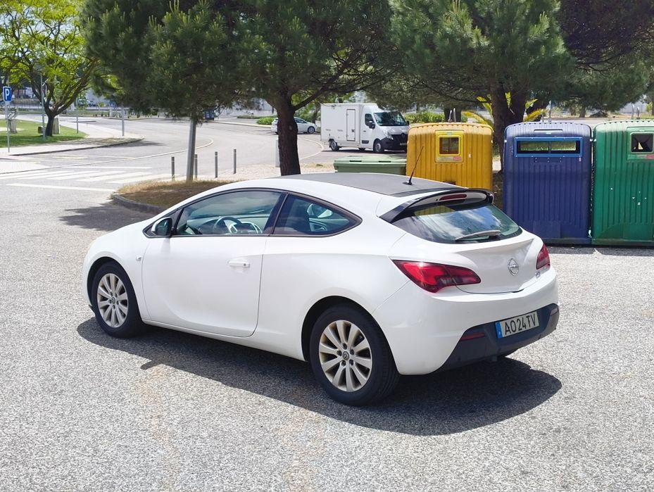 Opel Astra J GTC 1.7 CDTI