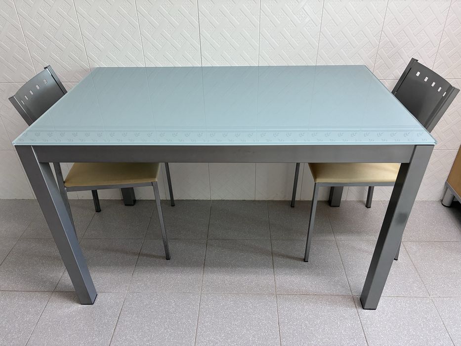 Mesa cozinha com 4 cadeiras