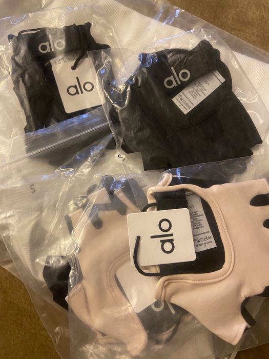 Перчатки для фитнеса Alo yoga