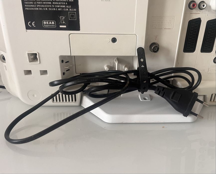 Sony Bravia TV 19” KDL-19S5700