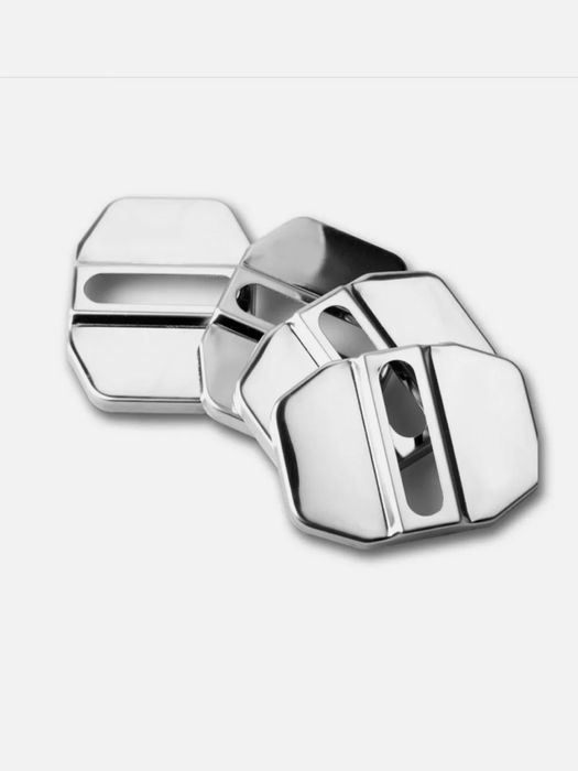 Tampa para fechadura porta automóveis 
Encaixe universal com fita dupl