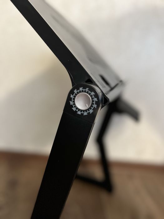 Столик для ноутбука 15.6" UFT Freetable-2 с активным охлаждением